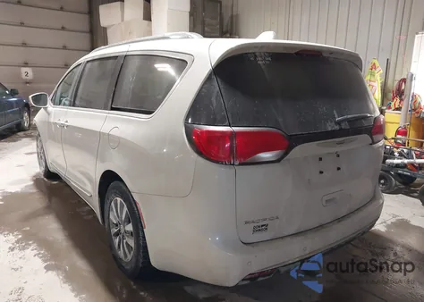 2019 Chrysler Pacifica Touring L Plus z USA, uszkodzony, nr VIN 2C4RC1EG4KR667687